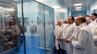 رئيس الوزراء يتفقد مصنع اتيكو فارما إيجيبت للأدوية والمحاليل الطبية