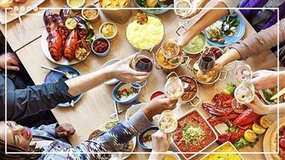  من السنة النبوية وآراء العلماء، حكم التحدث أثناء الأكل