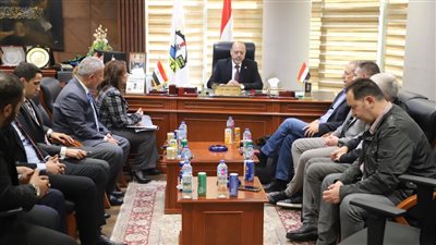 رئيس عمال مصر يلتقي ممثلي نقابات البترول بقبرص واليونان