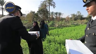 أقسام الشرطة تطلق مبادرة لتوزيع كراتين رمضان علي المواطنين مجانا (فيديو) 