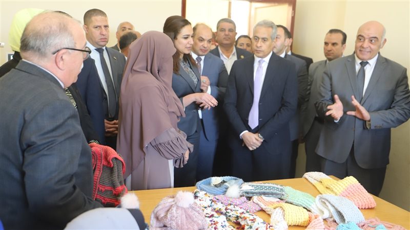 حسن شحاتة وزير القوى