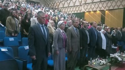 وكيل تعليم الإسماعيلية يشهد الاحتفال بيوم اللغة الفرنسية العالمي ويكرم الحاصلين على دبلوم 