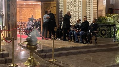 بدء عزاء والد المخرج سامح عبد العزيز بمسجد الشرطة (صور) 