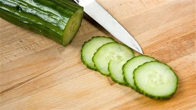 فوائد الخيار، يعالج الحمى والحروق والجروح