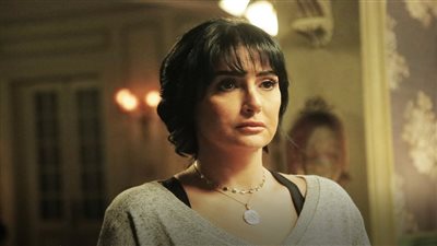 مسلسل تلت التلاتة الحلقة 3، غادة عبد الرازق تنتقم من زوجها وتدخله القبر حيا 