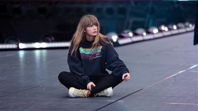 كواليس تدريبات تايلور سويفت لجولتها الغنائية الجديدة (صور) 