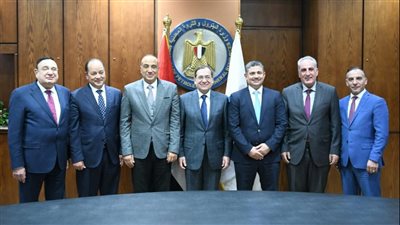 وزير البترول يستقبل وفدا من البرلمان الأردني لبحث سبل التعاون