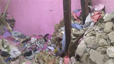 مصرع وإصابة 7 أشخاص في انهيار منزل بالمنيا (صور)