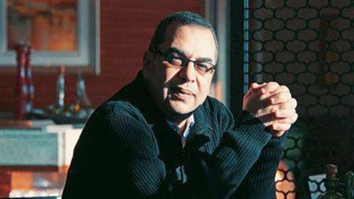 د. أحمد خالد توفيق من عالمه الآخر: البشرية انحدرت إلى القاع.. إسرائيل إله الشر حول العالم.. أزمة العرب الأزلية تكمن في صراعاتهم الداخلية.. واختفاء الطبقة الوسطى يصنع مجتمعًا قلقًا متوترًا