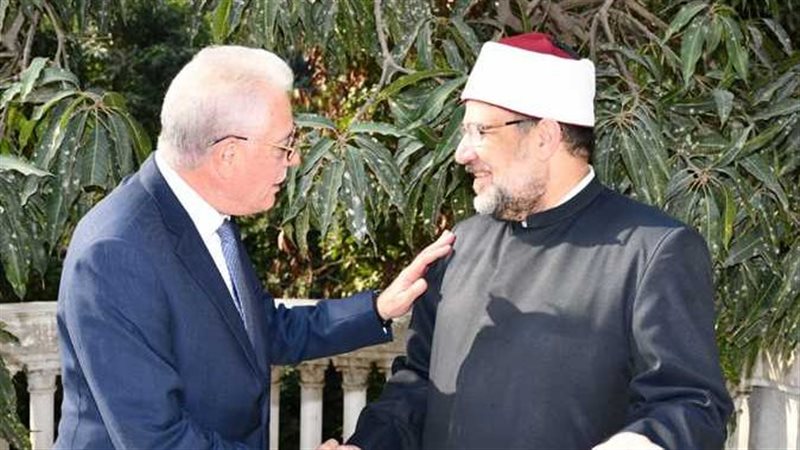 وزير الأوقاف مختار