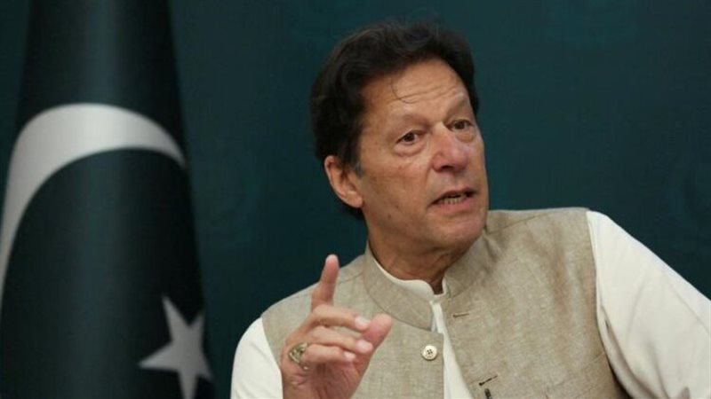عمران خان، فيتو 