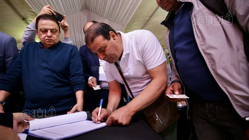 الكاتب الصحفي عصام