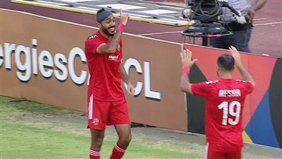 كهربا يضيف هدف الأهلي الثاني في مرمى القطن الكاميروني 