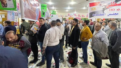 مد التصويت في انتخابات نقابة الصحفيين لمدة ساعة (صور)