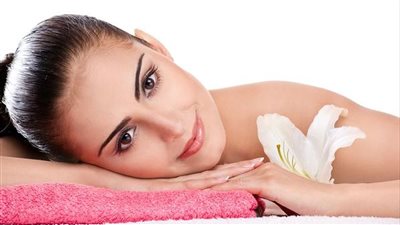 4 مكملات غذائية تحتاجها بشرتك، للحفاظ على شبابها للأبد