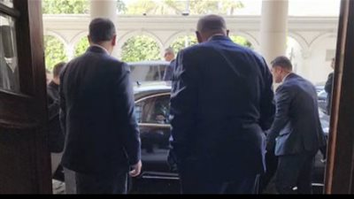 لحظة وصول أوغلو إلى مقر وزارة الخارجية بالقاهرة (فيديو)