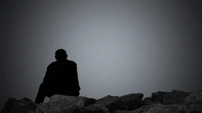 تفسير حلم حزن الميت في المنام وعلاقته بالمرض وضائقة مادية كبيرة 