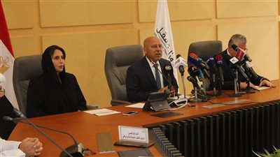 توقيع عقود ترخيص إنشاء صوامع أسمنت بميناءي العريش وغرب بورسعيد 