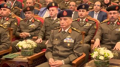 وزير الدفاع يشهد مناقشة البحث الرئيسي لهيئة البحوث العسكرية (فيديو)
