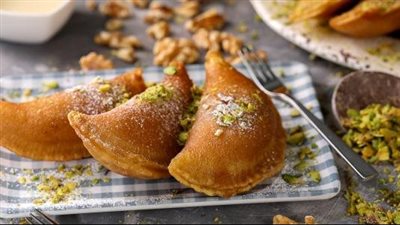 طريقة عمل القطايف فى البيت، سهلة وهتوفر كتير