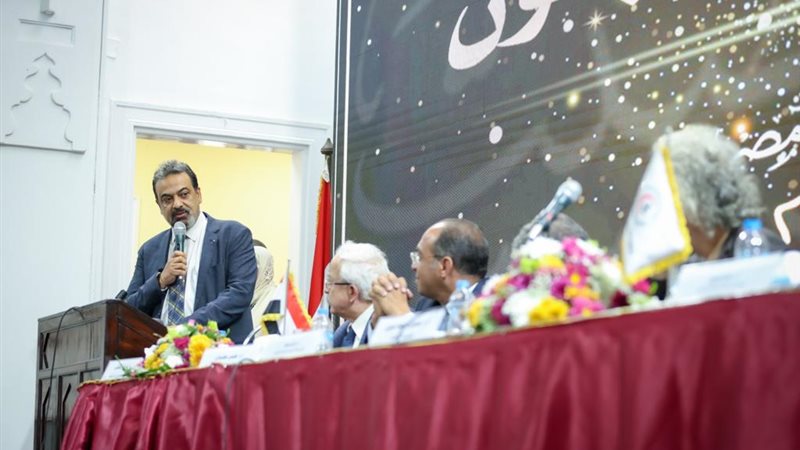 د.حسام عبد الغفار،