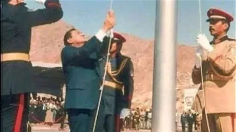 رفع العلم على طابا،