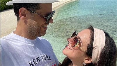 لحظات رومانسية لـ شيري عادل وزوجها من المالديف