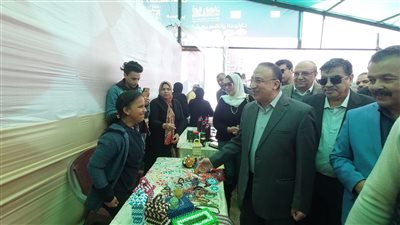 محافظ الإسكندرية يفتتح معرض أهلا رمضان وباب رزق 3 في شاطئ المندرة (صور)