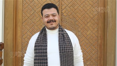 أحمد العمري (نقشبندي العصر): الفنان أحمد حلمي جبر بخاطري والسوشيال سبب شهرتي (فيديو) 