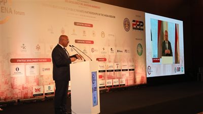 كامل الوزير يدعو رجال الأعمال للفوز بفرص الاستثمار في قطاعات النقل 