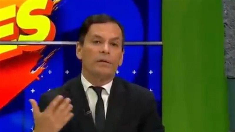 مذيع في الإكوادور،