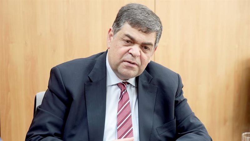 الدكتور أشرف حاتم،فيتو