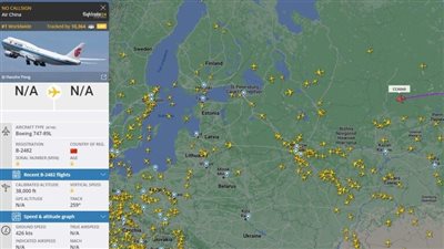 آلاف الأشخاص يتابعون خط سير طائرة الرئيس الصيني المتجهة إلى موسكو