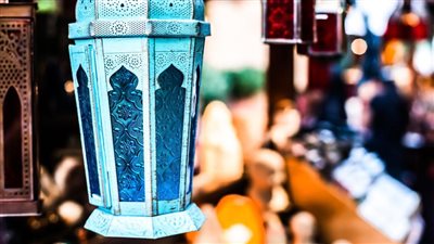 تفسير رؤية الفانوس في المنام وعلاقتها بالشفاء من الأمراض وزوال الكرب 