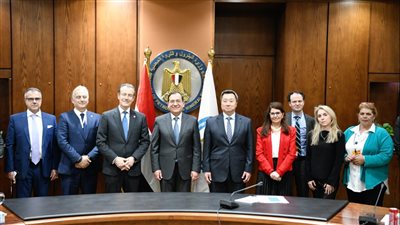 وزير البترول يستقبل وفد يوناني لبحث سبل التعاون بين البلدين 