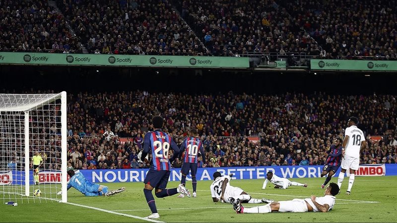 برشلونة وريال مدريد،