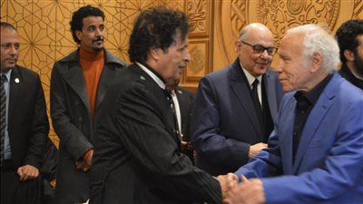 بدء عزاء سيد قذاف الدم بحضور عدد من الشخصيات العامة (فيديو وصور)