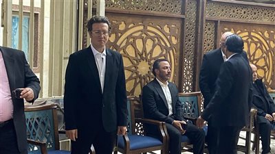 محمد رياض وطارق لطفي أول الحضور في عزاء زوجة الفنان مجدي فكري (صور)