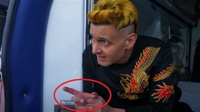  رامز جلال يتعرض للدغة ثعبان في مقلب 