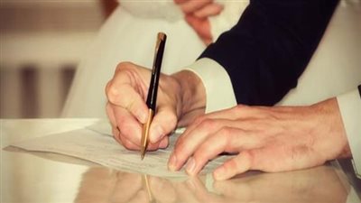 نقيب المأذونين: 100 جنيه رسوم تأمين الأسرة وهذه حقيقة فرض مبالغ إضافية للزواج (فيديو)