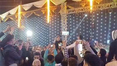 شماريخ تشعل حفل حنة إمام عاشور بمسقط رأسه في الدقهلية 