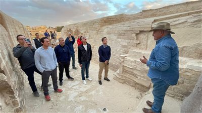 زاهي حواس للفنان العالمي 