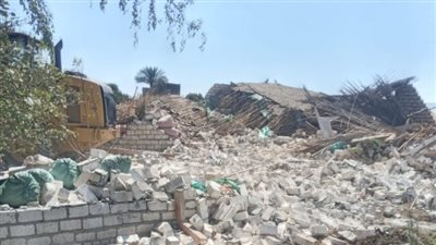 إزالة 15 مخالفة بناء بالفتح والقوصية وحي شرق بأسيوط