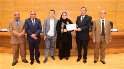 رئيس جامعة سوهاج يشهد احتفالية يوم الوفاء والتقدير للمرأة المصرية  