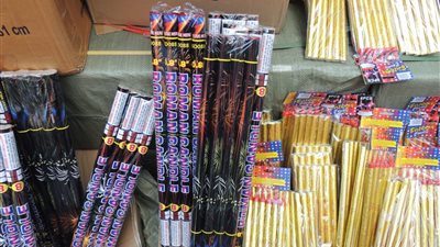 استدعاء القائم بالتحريات في العثور على مليون قطعة ألعاب نارية بالقاهرة