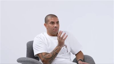 محمد زيدان: لم أعش طفولتي وسافرت بشنطة هدومي (فيديو)