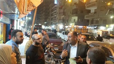 رفع التعديات والإشغالات بشوارع غرب المنصورة ليلا (صور)