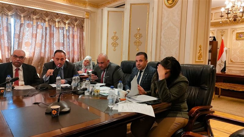 لجنة الاتصالات بمجلس