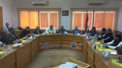 تفاصيل اجتماع شعبة الأسمنت بنقابة العاملين بالبناء والأخشاب