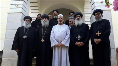 الأنبا بيمن يقدم تهنئته لشيخ الأزهر بحلول شهر رمضان الكريم